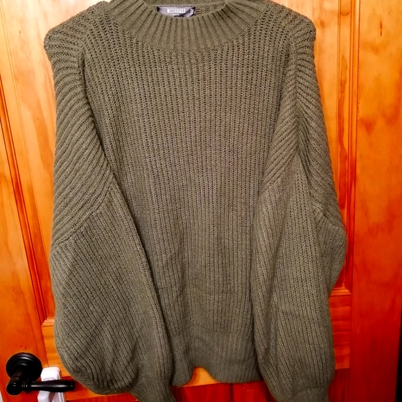 Army Green highneck sweater - Picture 1 of 2